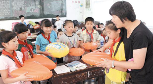 平昌县金龙小学阅读区