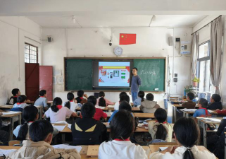 丘北县天星乡中心小学校阅读区