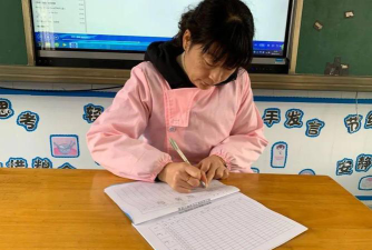 龙感湖管理区雪龙幼儿园阅读区