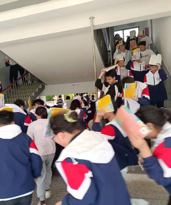源潭镇中心学校阅读区