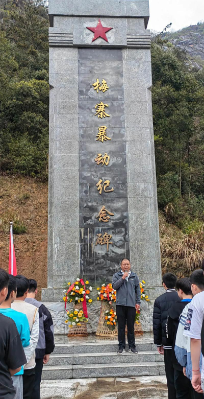 水吼镇中心学校阅读区