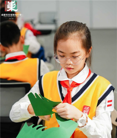 成都市东城根街小学阅读区