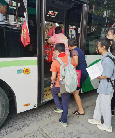 巴镇回校阅读区