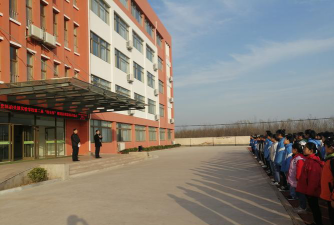 沾化县泊头镇中心小学阅读区