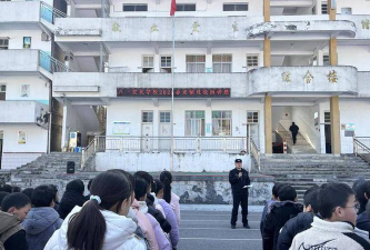 红壤学校阅读区