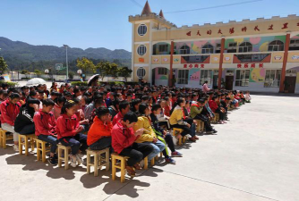 普宁市大坝镇湖美小学阅读区