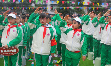 幸福镇奎光小学阅读区