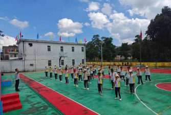 普宁市后溪乡矿坑小学阅读区