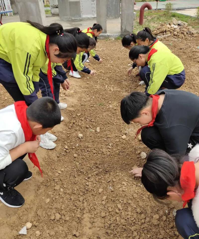 潍坊市潍城区艺多星教育培训学校有限公司阅读区