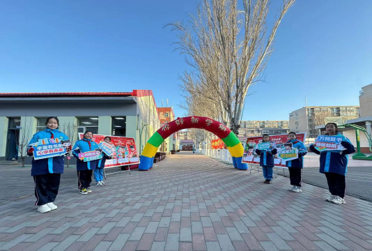 西夏区兴泾镇回民三小阅读区