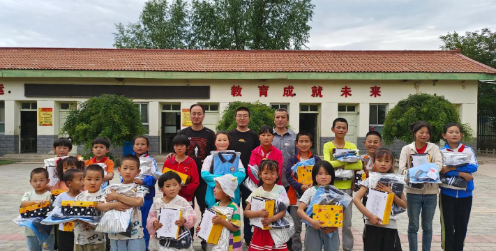垦利县永安镇一村小学阅读区