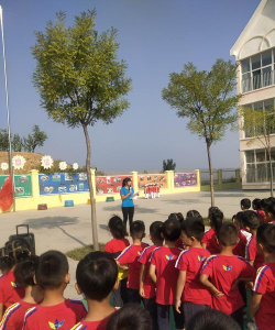 广饶县李鹊镇皮里小学阅读区