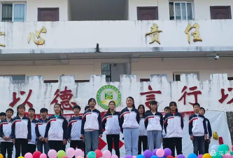 赣县白石中学阅读区