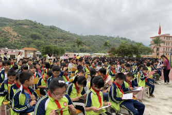 云浮市云安区石城镇珠洞小学阅读区