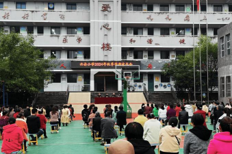 云浮市云安区白石镇民安小学阅读区