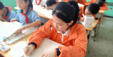 十八里铺中心学校阅读区