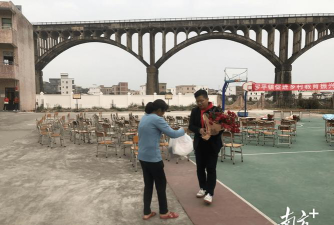 罗平镇中心小学平垌教学点阅读区