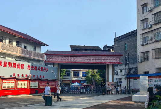开阳县冯三镇第二中学阅读区