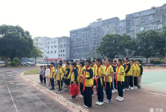 苹塘镇中心小学彩麟教学点阅读区