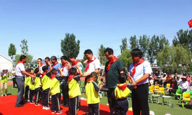 河口区义和镇六顷小学阅读区
