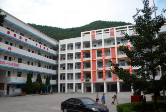 盐亭县文同小学阅读区