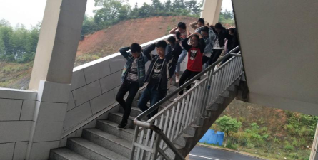 上富初中阅读区