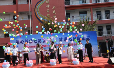 淄博市张店区人民东路小学阅读区