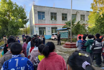 擂鼓镇五星小学阅读区