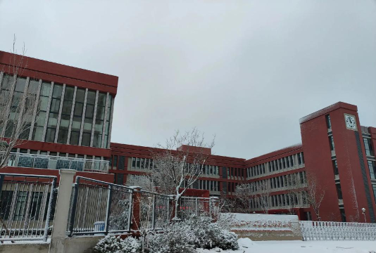 济南市历城区工业路第二小学阅读区