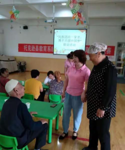 托克逊县城镇民族幼儿园阅读区