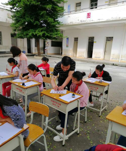 龙湾镇中心小学榕木教学点阅读区