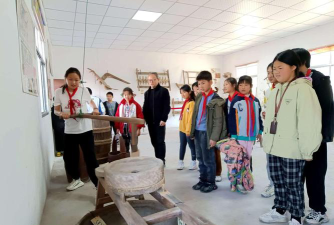 新窑乡头塘中学阅读区