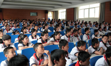 长桥初级中学阅读区
