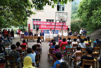 六枝特区中寨乡第二中学阅读区