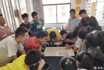 庆阳市西峰区恒阁书法培训学校有限公司阅读区