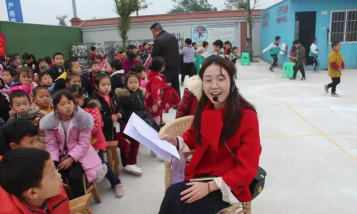隆昌县响石中心学校阅读区