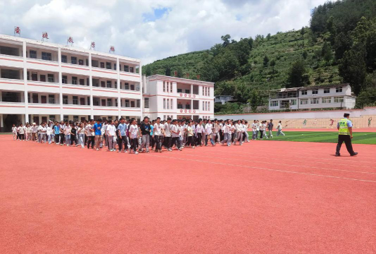 阿戛乡阿戛初级中学阅读区