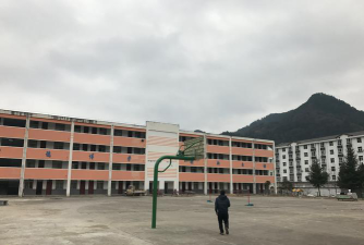 盐井乡初级中学阅读区