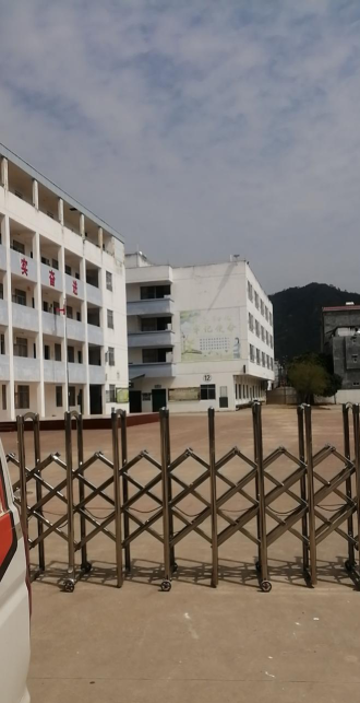平和县崎岭中学阅读区