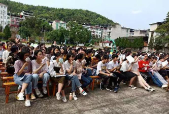 峡阳中学阅读区