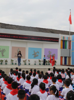 桂林市拱极小学阅读区