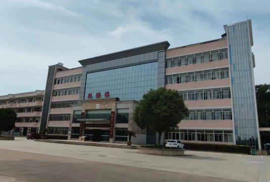 江西省西山国际学校阅读区