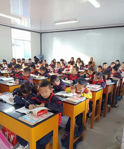 轩岗中心小学阅读区