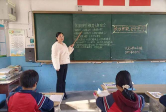 梁河县平山乡中心小学阅读区
