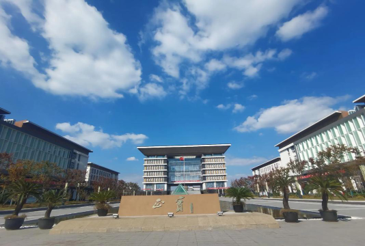 兴化中学阅读区
