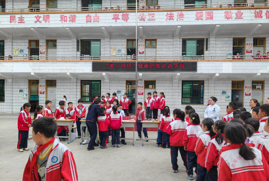 盘县断江镇中学阅读区