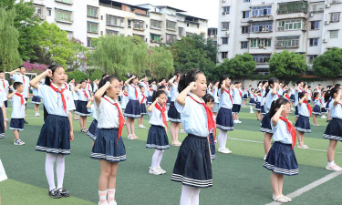 广安市广安区东方小学阅读区