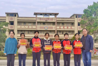 东方市大田镇中心学校阅读区