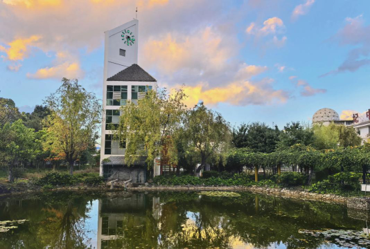 平潭县私立新世纪学校阅读区