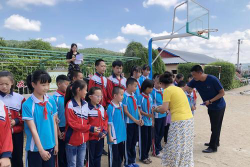 杨家圪台镇稍道河中学阅读区